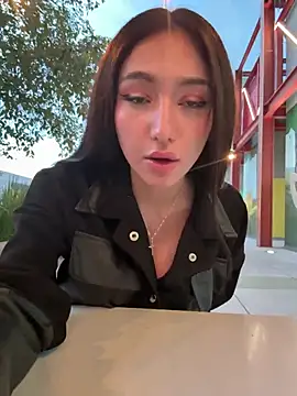 Snapshot of Maddy_Jones chatting on February 22, 11:13 pm Maddy Jones online show from February 22, 11:13 pm