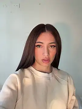 Snapshot of Maddy_Jones chatting on March 4, 4:09 pm Maddy Jones online show from March 4, 4:09 pm