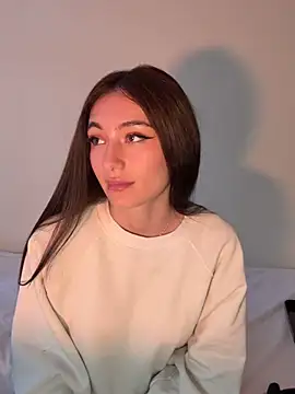 Snapshot of Maddy_Jones chatting on March 5, 3:29 pm Maddy Jones online show from March 5, 3:29 pm