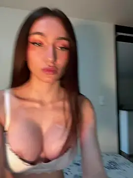 Snapshot of Maddy_Jones chatting on March 20, 8:19 pm Maddy Jones online show from March 20, 8:19 pm