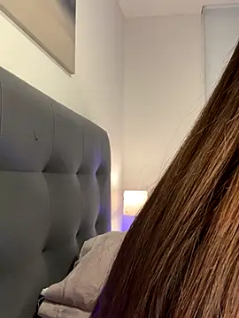 Snapshot of Maddy_Jones chatting on September 20, 1:17 am Maddy Jones online show from September 20, 1:17 am