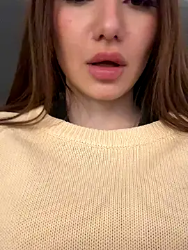 Snapshot of Maddy_Jones chatting on October 17, 2:15 am Maddy Jones online show from October 17, 2:15 am