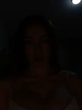 Snapshot of Maddy_Jones chatting on November 18, 1:00 am Maddy Jones online show from November 18, 1:00 am