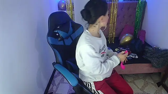 Anniee x online show from March 18, 12:36 pm