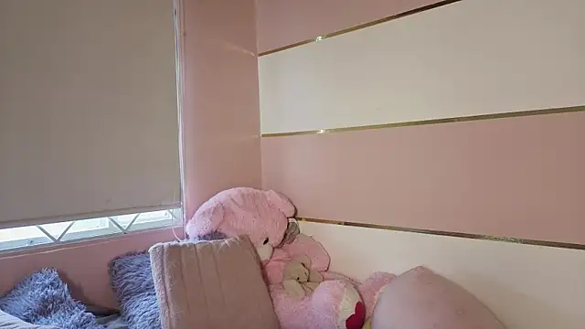 Charlotte  Miller online show from October 25, 11:40 am