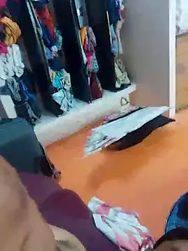 Snapshot of tamilpaiyan25 chatting on January 8, 3:08 am tamilpaiyan25 online show from January 8, 3:08 am