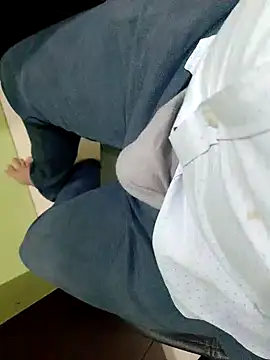 Snapshot of tamilpaiyan25 chatting on January 9, 10:20 am tamilpaiyan25 online show from January 9, 10:20 am