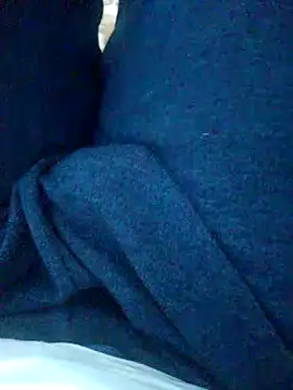 Snapshot of tamilpaiyan25 chatting on January 10, 2:46 am tamilpaiyan25 online show from January 10, 2:46 am