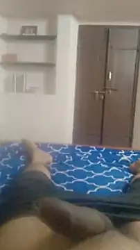 Snapshot of tamilpaiyan25 chatting on January 17, 3:34 am tamilpaiyan25 online show from January 17, 3:34 am