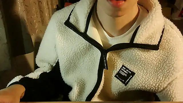 Snapshot of KYU890428 chatting on January 16, 5:28 pm KYU890428 online show from January 16, 5:28 pm