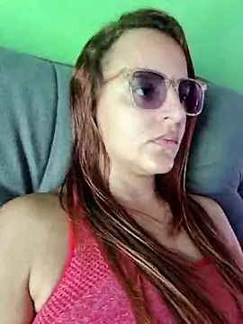 Snapshot of AliceRuivinha2 chatting on May 31, 2:35 pm AliceRuivinha2 online show from May 31, 2:35 pm