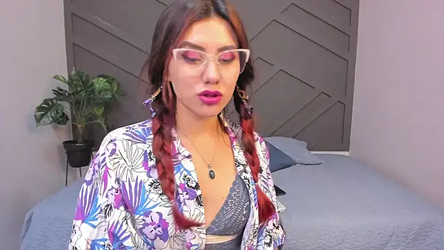 Snapshot of iriis_rosse chatting on January 30, 8:31 pm iriis rosse online show from January 30, 8:31 pm