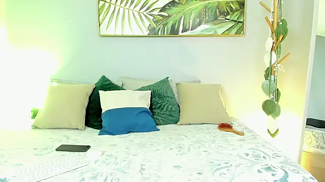 Snapshot of iriis_rosse chatting on October 14, 5:03 pm iriis rosse online show from October 14, 5:03 pm