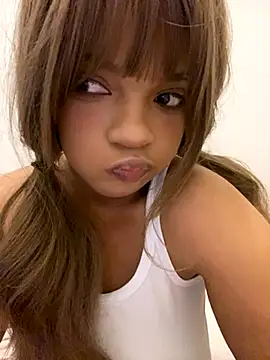 AwkwardJasminee online show from November 23, 12:38 pm