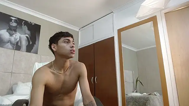 adam piarse01 online show from September 29, 1:49 pm