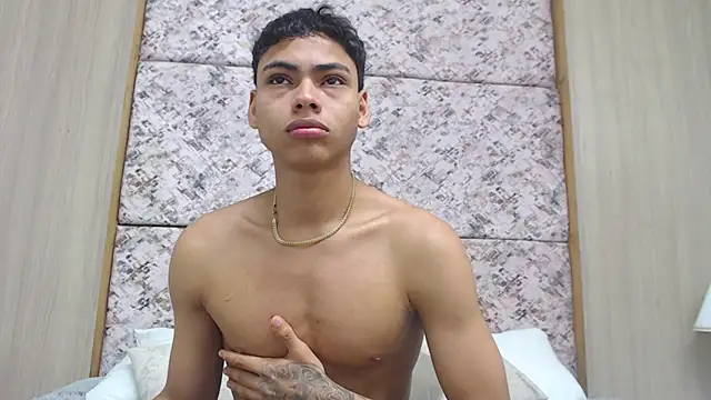 adam piarse01 online show from February 13, 1:51 pm