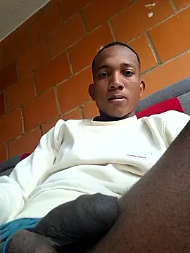 EmiroAndr3S online show from January 6, 8:12 pm