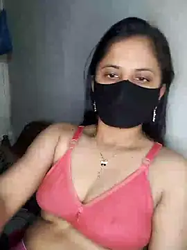 Snapshot of Hot_Nila chatting on February 10, 3:03 am Hot Nila online show from February 10, 3:03 am