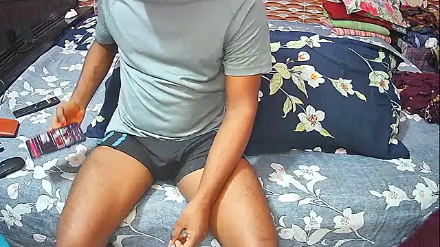 Hot Nila online show from April 6, 3:15 am