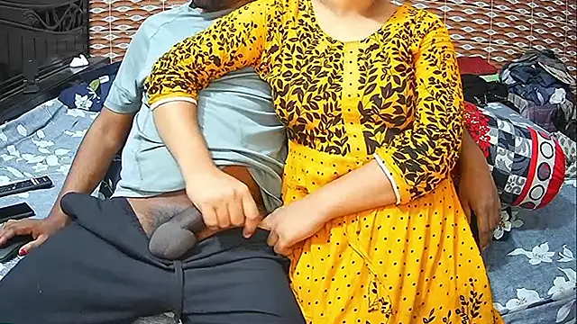 Hot Nila online show from April 7, 3:18 am