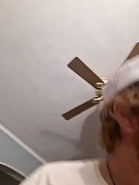 Snapshot of douchydan42 chatting on October 18, 8:04 am douchydan42 online show from October 18, 8:04 am