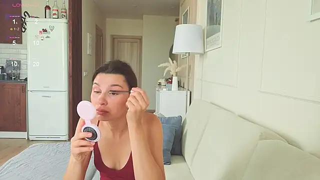 KristineEsme online show from May 28, 5:27 am