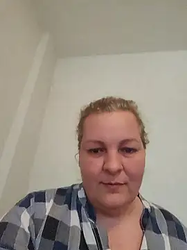 RyleeSherry online show from January 16, 7:56 am