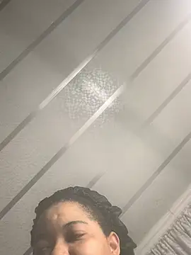 Snapshot of sexytinashe21 chatting on February 26, 9:36 pm sexytinashe21 online show from February 26, 9:36 pm