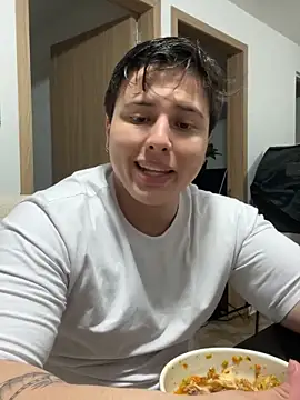 Snapshot of Thom_Ohtani chatting on January 8, 4:44 am Thom Ohtani online show from January 8, 4:44 am