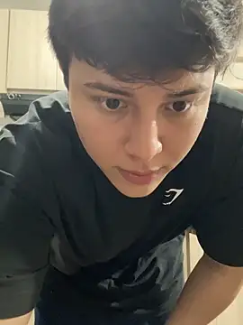 Snapshot of Thom_Ohtani chatting on January 12, 1:42 am Thom Ohtani online show from January 12, 1:42 am
