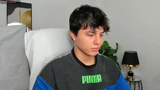 Snapshot of Thom_Ohtani chatting on March 1, 1:43 am Thom Ohtani online show from March 1, 1:43 am