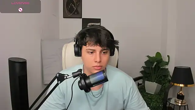 Snapshot of Thom_Ohtani chatting on March 11, 3:48 am Thom Ohtani online show from March 11, 3:48 am