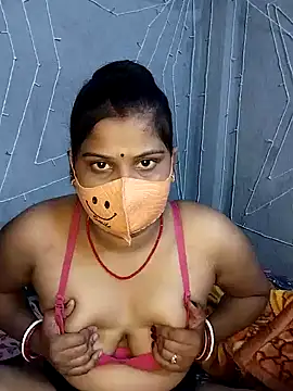 Snapshot of nikitacute23 chatting on January 17, 8:45 am nikitacute23 online show from January 17, 8:45 am