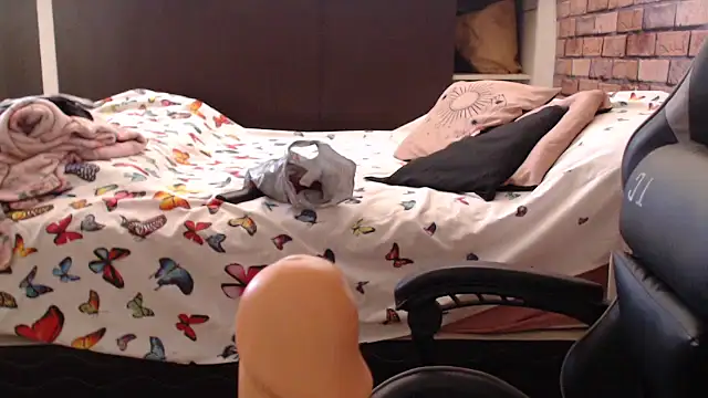 loirascorpio online show from March 24, 2:55 pm