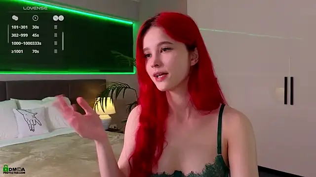 Rina Red online show from September 20, 1:39 am