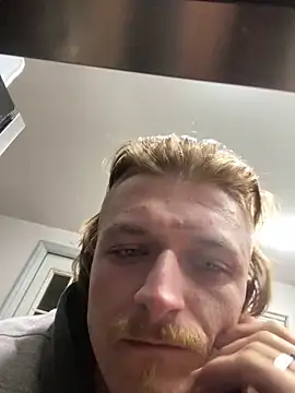 Snapshot of SparingTeller chatting on November 8, 7:52 am SparingTeller online show from November 8, 7:52 am