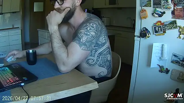Snapshot of realdilf chatting on April 27, 6:55 am realdilf online show from April 27, 6:55 am