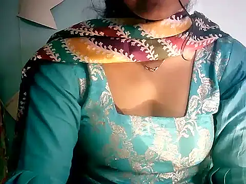 Snapshot of Barbie_183 chatting on February 6, 5:34 am Barbie 183 online show from February 6, 5:34 am