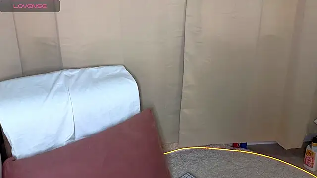 emilytrays online show from March 19, 12:31 pm