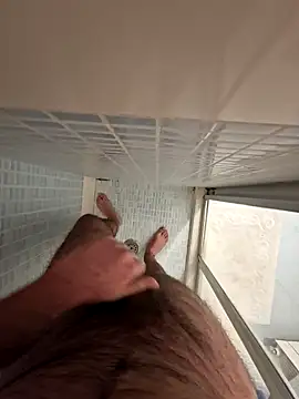 Snapshot of ziotony98 chatting on February 3, 9:50 pm ziotony98 online show from February 3, 9:50 pm