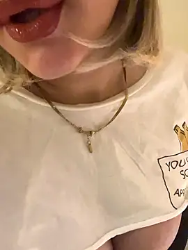 Snapshot of Maya_mimi chatting on January 18, 6:44 pm Maya mimi online show from January 18, 6:44 pm