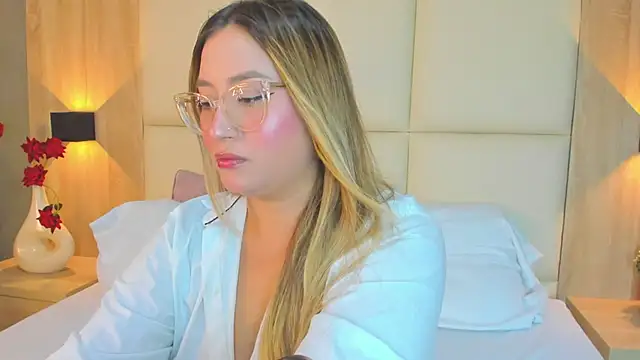Snapshot of antonella_cutie_ chatting on July 2, 12:33 pm antonella cutie online show from July 2, 12:33 pm