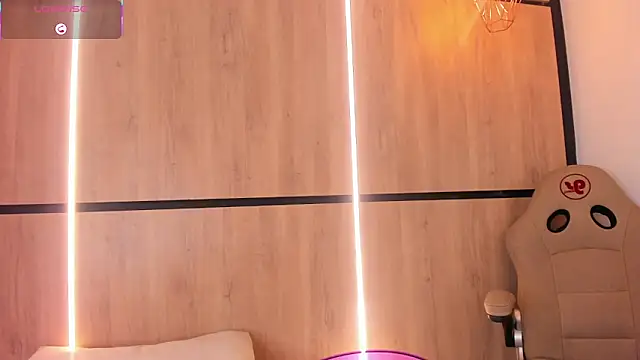 ashlyn parker online show from November 29, 8:23 pm