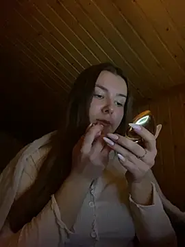 mewKate online show from February 18, 5:21 pm