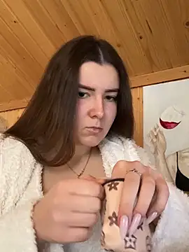 mewKate online show from April 7, 12:38 pm