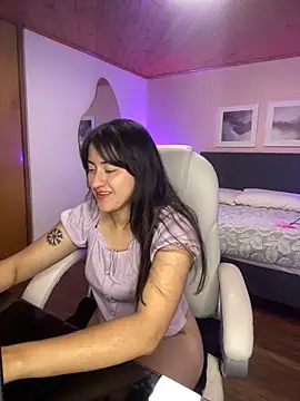 Camila pinkk online show from March 7, 8:11 pm