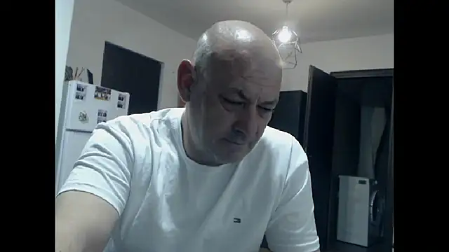 adryanyou46 online show from April 24, 7:38 pm