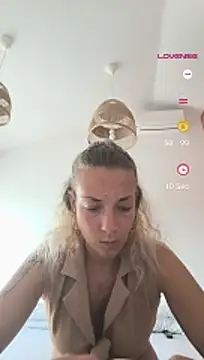 thefrenchkiss25 online show from April 29, 4:55 pm