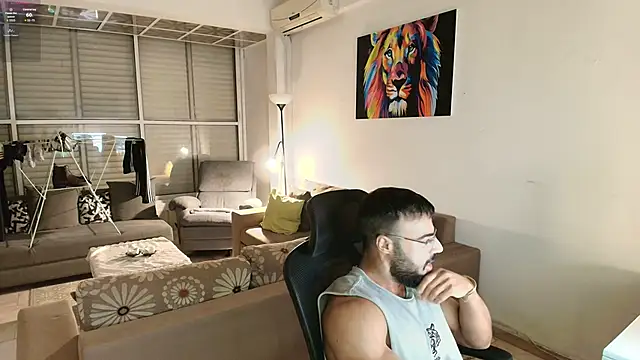 todddantes25 online show from February 8, 3:43 am