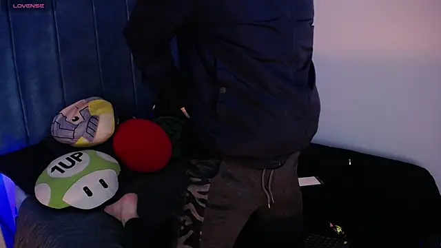 AlecLightwood  online show from January 7, 2:41 pm